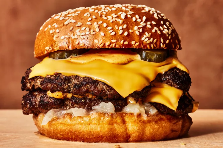 MSG-Smash-Burger-FT-RECIPE0124-d9682401f3554ef683e24311abdf342b همبرگر دست ساز گوشت گوساله - تصویر 1